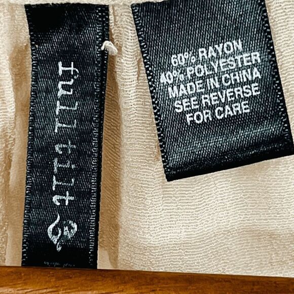 Full Tilt Boho Cottagecore Lace Peasant Blouse Beige Romantic Feminine XS - Picture 9 of 10